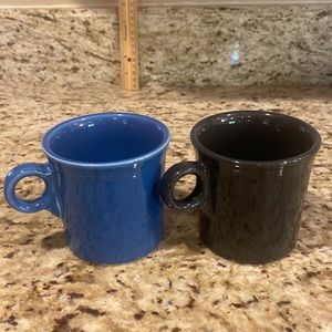 Set of two Fiesta coffee mugs with ring handle ☕️